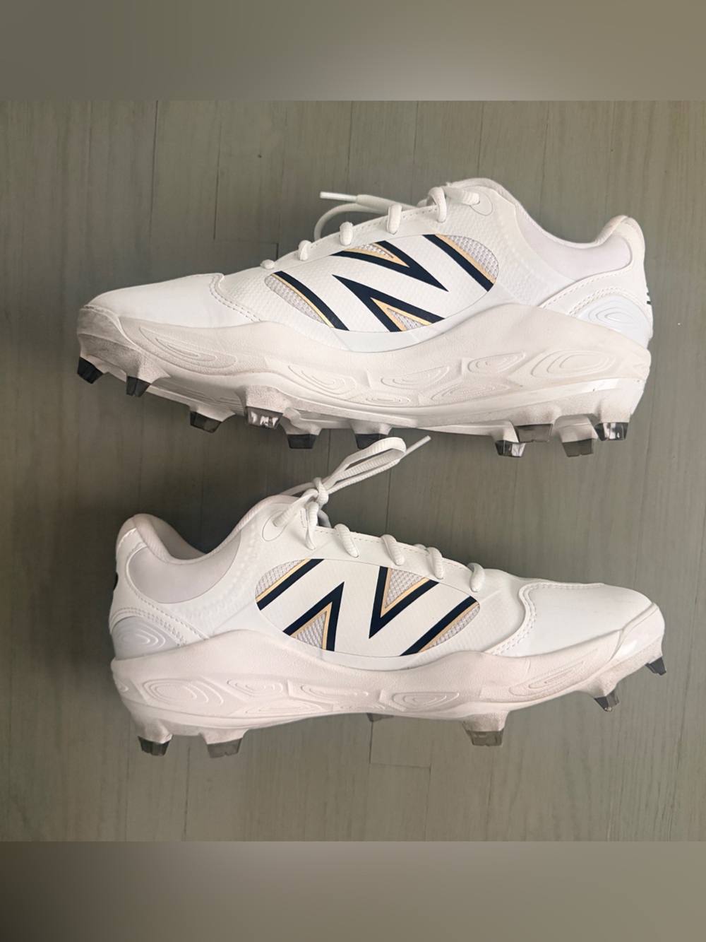 New Balance White Mold Cleats with Navy and Gold Accents Mens 9.5